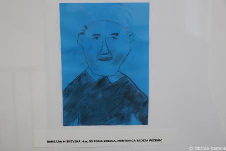 V prostorih občinske stavbe na ogled razstava literarnih in likovnih del na temo Častni občan Kamnika (62)